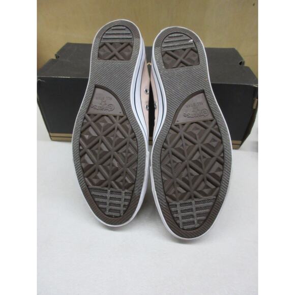 like new Converse Unisex Size 9.5Mens 11.5Women - Picture 3 of 5